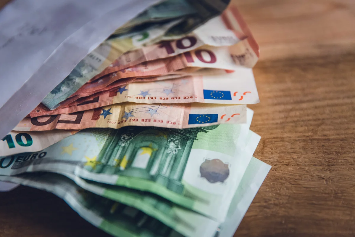 Prime annuelle, o&ugrave; placer cet argent pour qu&rsquo;il fasse vraiment la diff&eacute;rence